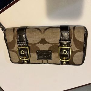 Signature Coach Wallet